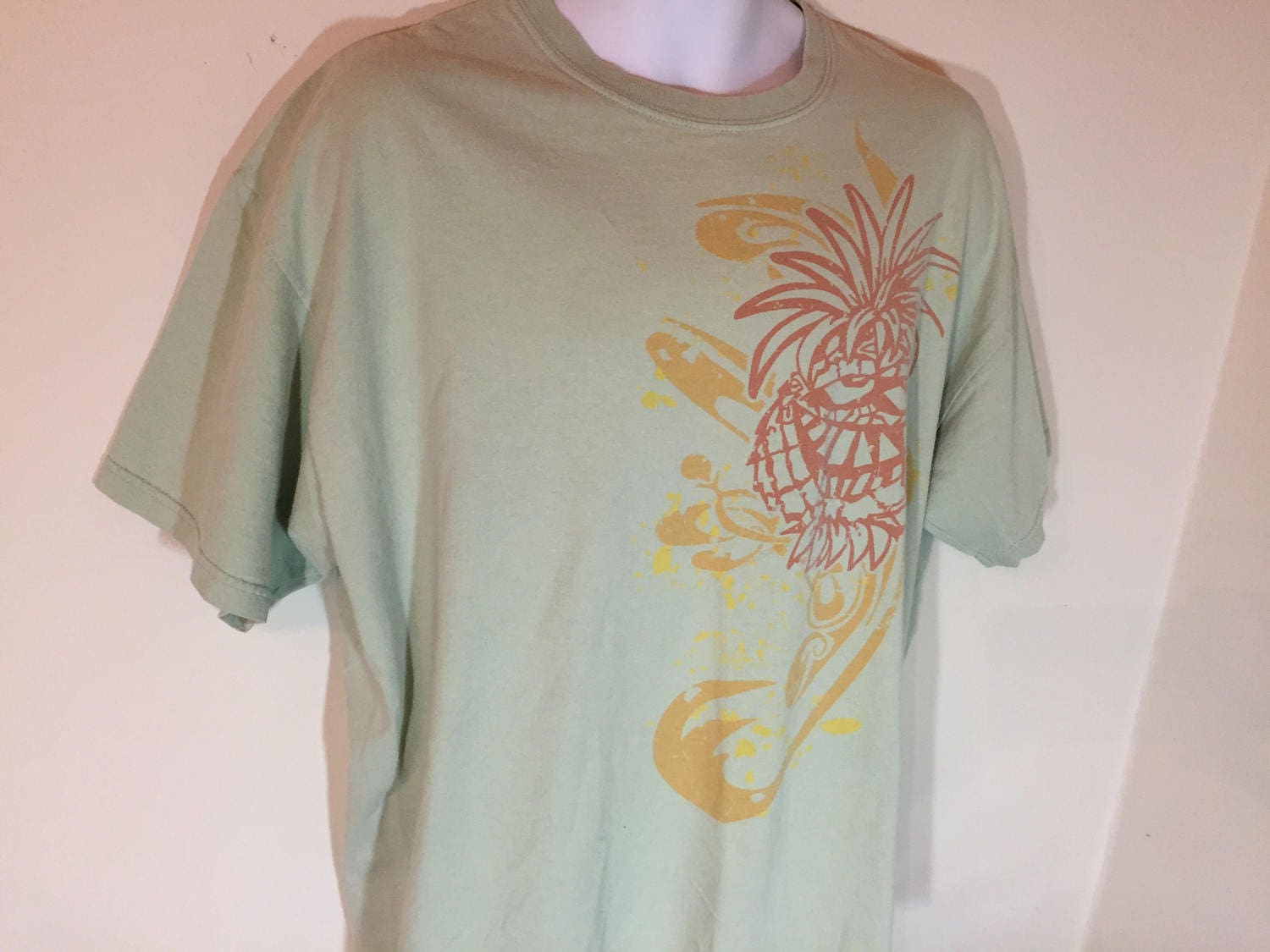 pineapple willy's t shirts