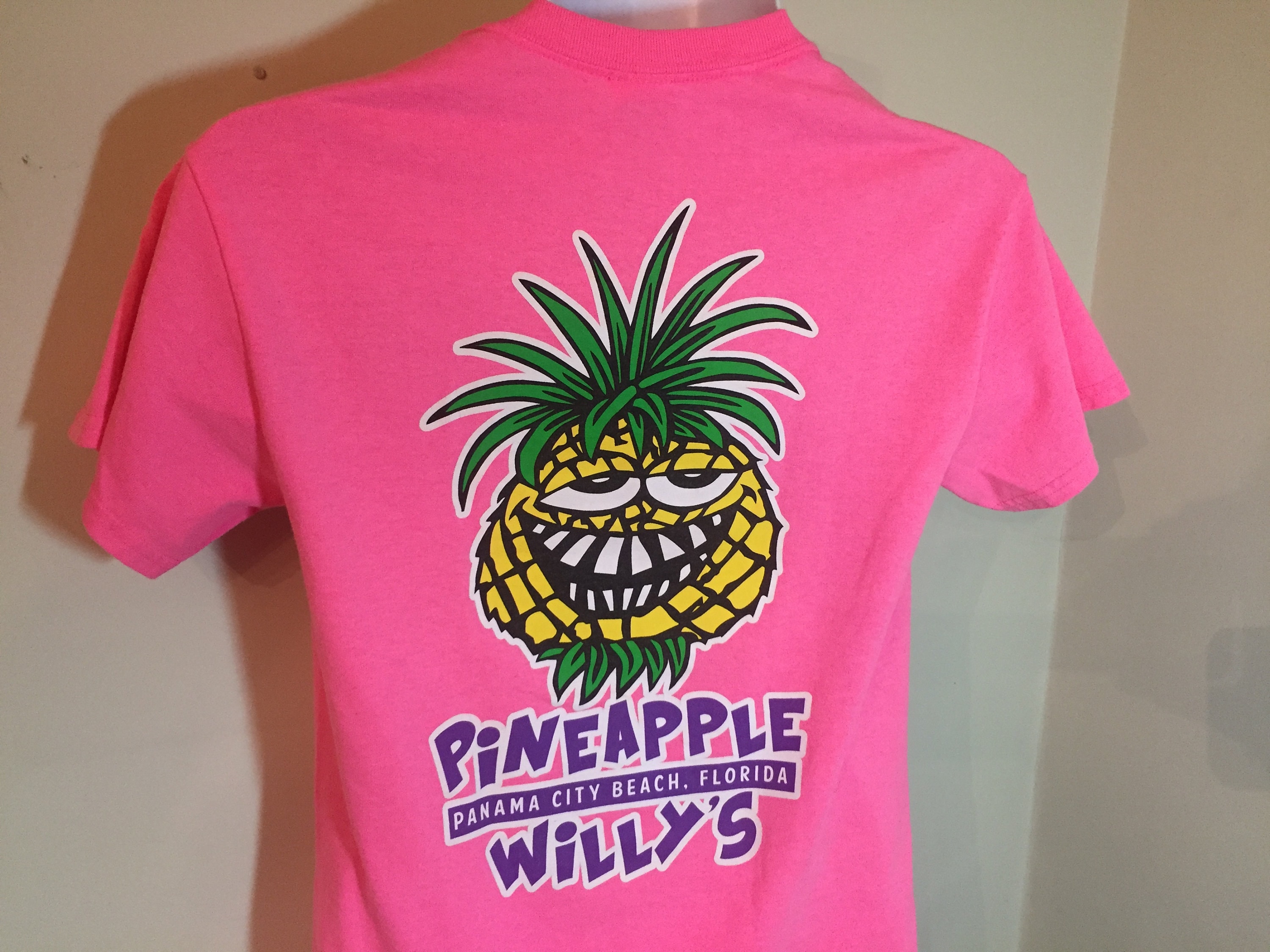 pineapple willy's t shirts