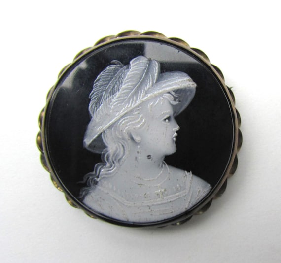 Antique Victorian Cameo Pin Grisaille white Ename… - image 1