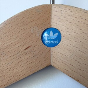 ensemble de 3 adidas originals vintage hangers_ cintre en bois collectibletrefoilantiquehanger image 5