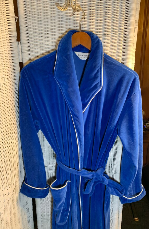 vintage blue velvet robe Gem