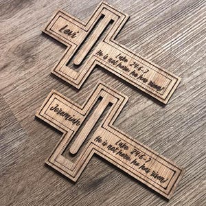 Handcrafted Wooden Easter Bunny Name Tag - Reusable Gift Tag with Customizable Name in White - Eco-Friendly Maple Tag for Easter Gifts
