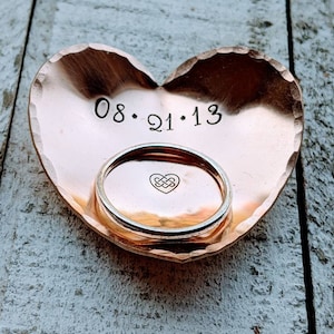 Ringschotel. Gepersonaliseerde ringhouder. Snuisterijhouder. Snuisterijschotel. Cadeau 8-jarig jubileum. Brons. 8e verjaardag. 19e verjaardag.