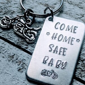 Hand gestempelt Motorrad Schlüsselbund für Biker Dad Jubiläum Geschenk Personalisierte Nach Hause kommen sicher Nachricht Fahrrad Charme Einzigartiges Geschenk für Ehemann