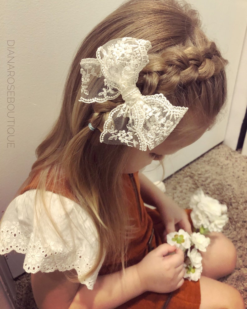 FLOWER GIRL White lace bow, lace baby headband, baby accessory, baby shower gift image 2