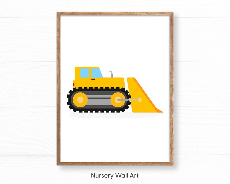Puede incluir: Un bulldozer amarillo con una oruga negra y una pala amarilla. El bulldozer est&aacute; sobre un fondo blanco.