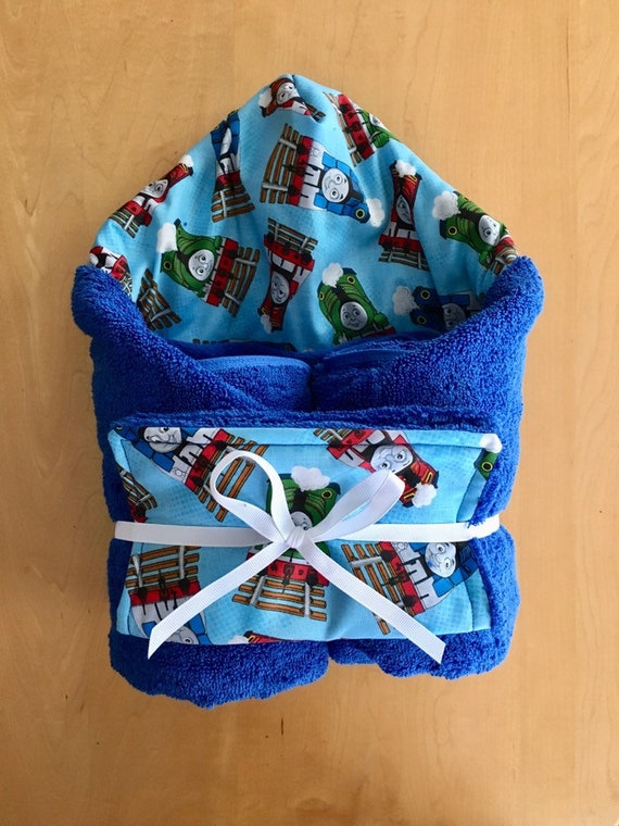 3 hooded cloth towels