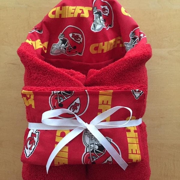 Small or Large Kansas City Chiefs Hooded Towel & Wash Cloth for Babies, Toddlers, and Kids, Teens and Adults