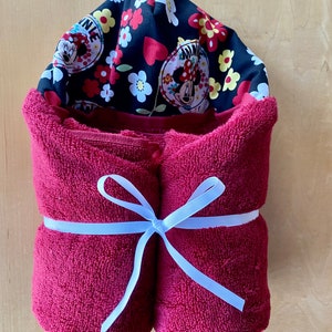 Small Minnie Mouse Hooded Towel for Babies, Toddlers & Kids Bild 2