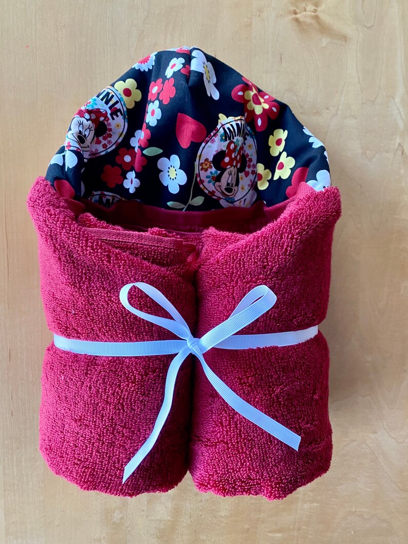 Small Minnie Mouse Hooded Towel for Babies, Toddlers & Kids Bild 2