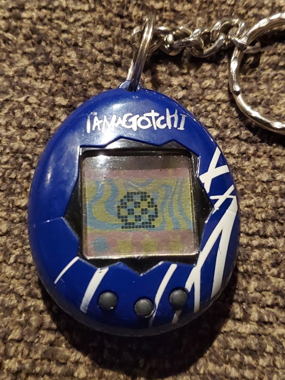 Vintage Tamagotchi Original 1997 Bandai Blue/white -  Israel