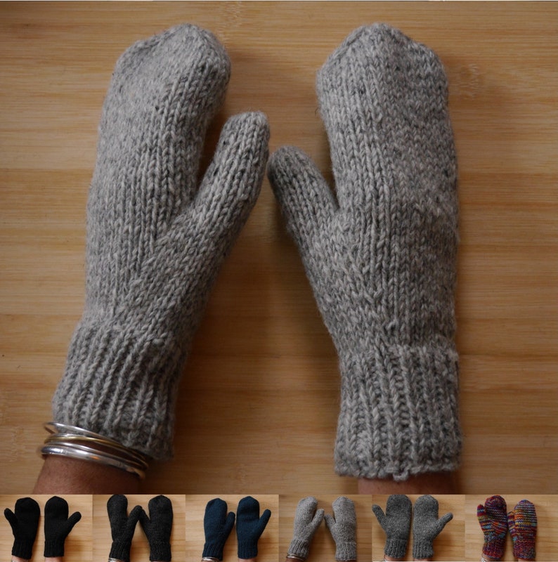 Mittens, gloves made of virgin wool image 1