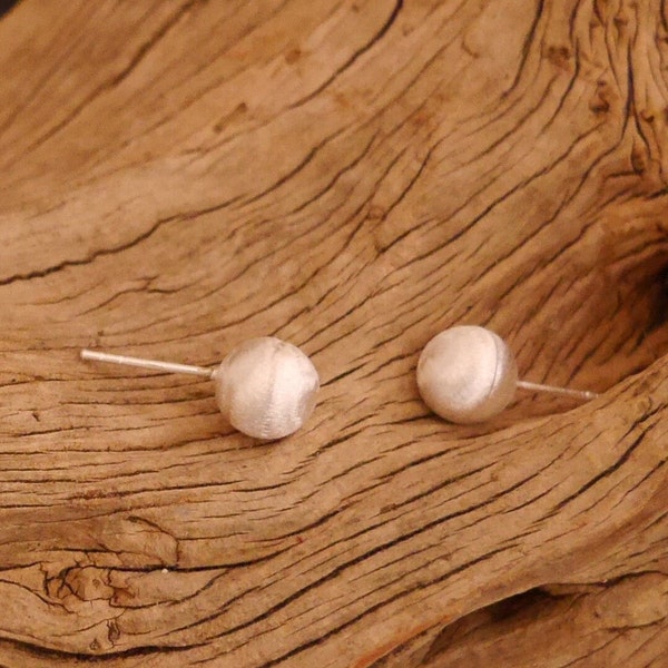 matted silver stud earrings, ball 8 mm