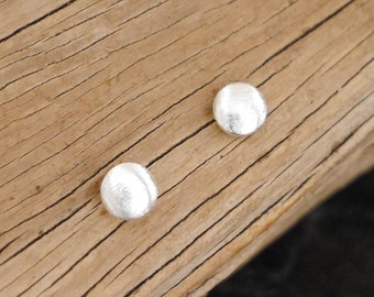 Stud earrings silver, circle matte