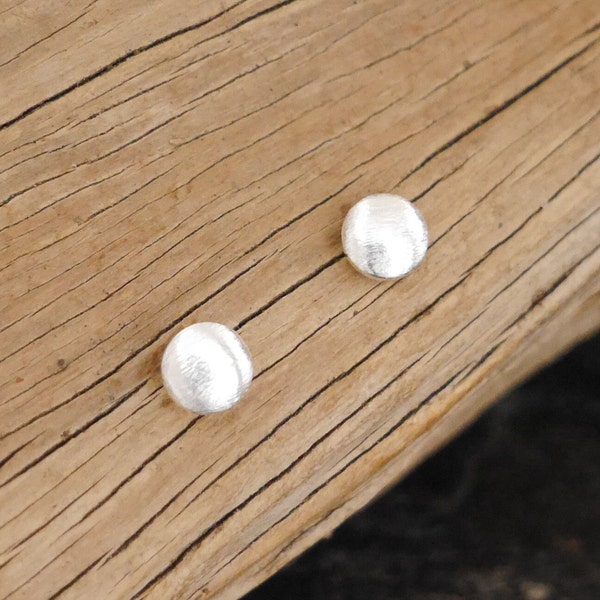 Stud earrings silver, circle matte