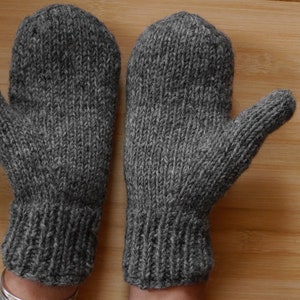 Mittens, gloves made of virgin wool dunkelgrau