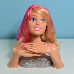 Gift Guide: Barbie Deluxe Styling Head Review