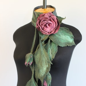 Felt Flower Scarf and Rose Brooch, Felted Leaf Necklace and Large Wool Rose, Flower Belt, Gift for Her, Felt Home Decor