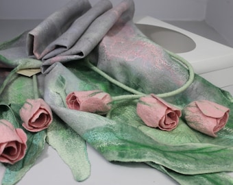 Felted Scarf with Tulips, Handmade Palatine with Tulips, Wool Palatine, Romantic Style Scarf for Ladies