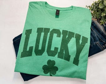 Camiseta del Día de San Patricio - Camisetas de San Patricio - Camisetas con gráficos de moda - Camisetas con gráficos para mujer - Regalo para ella - Camiseta de la suerte - Camiseta de trébol - Camisetas lindas