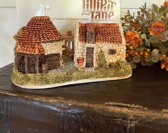 Lilliput Lane Vintage Honeysuckle Cottage - Etsy