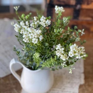 Harpeth Berries Cream Floral Bush Bundle Faux Floral Greenery (Floral Only) for Arrangements Staging Home Decor
