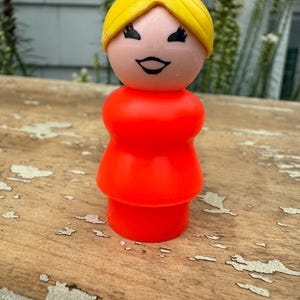 Vintage Fisher Price Little People Woman Figure Blonde Hair Red Dress Body Mom Figure