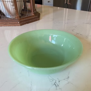 Vintage Fire King Jadeite Serving  Bowl Oven Ware 8.25 inches round Please Read