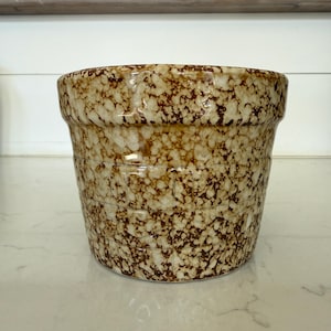 Vintage Spongeware Brown, White, Yellow design  Pottery planter Great Home Decor-planter only