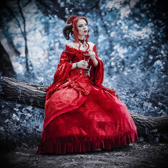 Gothic Victorian Antique Dress / Queen Gown / Alice in | Etsy