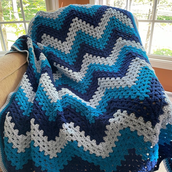 EASY Chevron Granny Square Throw