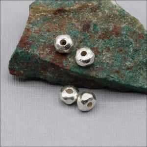 HB090 ~ Hill Tribe Silver, Shiny Silver Faceted Beads, 5mm x 4mm ~ Package of 10 immagine 2