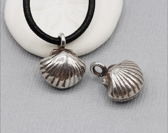 HP135 ~ Puffy Shell Charm ~ Price per Piece