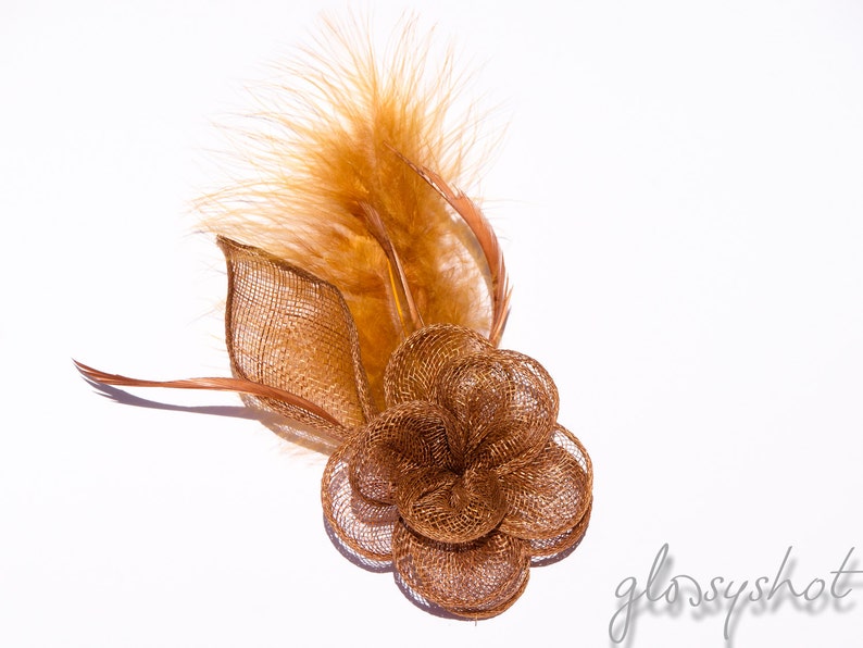 Fascinator and flower pin in one, light brown Fascinator and flower pin in one, light brown