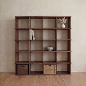 Cube bookshelf in walnut