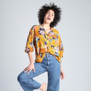 BOHO フローラル シャツ - カラフルなハワイアン プリント ブラウス ボタン付き - ハンドメイド、軽量、春と夏に最適 - Perfect Shirt Lagut