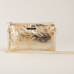 BOLSO Fiesta Amarillo – Clutch Hecho a Mano con CADENA Dorada – Ideal para Bodas y Eventos Especiales