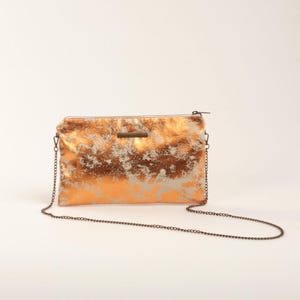 BOLSO de Fiesta TORNASOL – Clutch Naranja con Cadena Dorada – Hecho a Mano en Barcelona