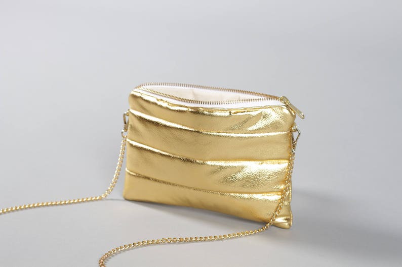 METALLIC GOLD Color Casual CLUTCH Handbag for Women Golden Zipper and Chain Handle Cross body and Shoulder Bag, Golden Bag, Lagut image 4