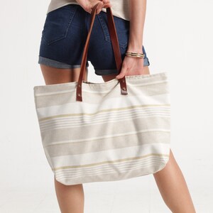 Striped canvas bag with leather handle, large beach bag, Travel bag, women's canvas bag, Canvas tote bag, stripe tote bag, Beige Striped Bag imagem 7