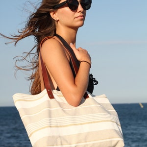 Striped canvas bag with leather handle, large beach bag, Travel bag, women's canvas bag, Canvas tote bag, stripe tote bag, Beige Striped Bag imagem 9