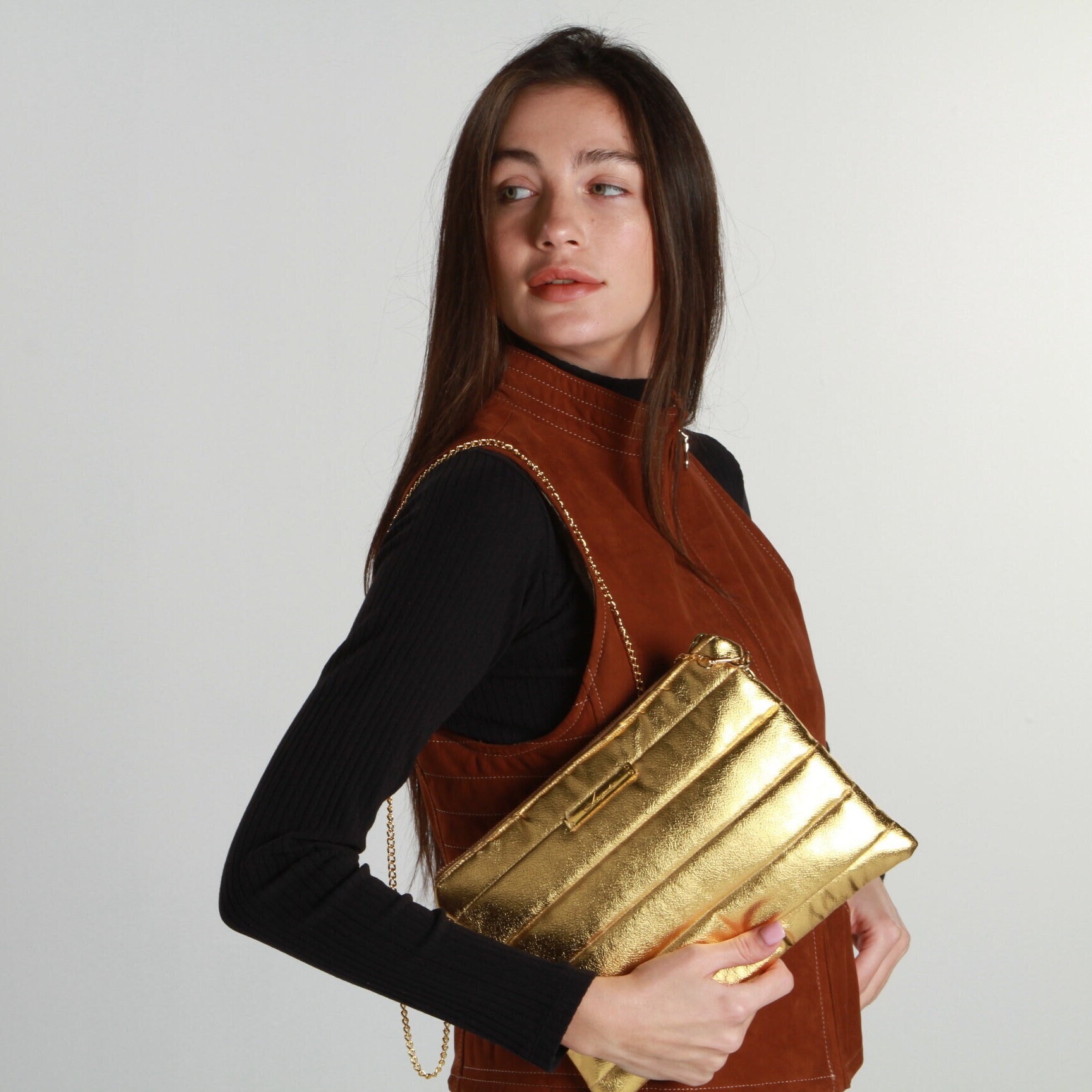 METALLIC GOLD Color Casual CLUTCH Handbag for Women Golden Zipper and Chain  Handle Cross Body and Shoulder Bag, Golden Bag, Lagut 