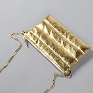 METALLIC GOLD Color Casual CLUTCH Handbag for Women Golden Zipper and Chain Handle Cross body and Shoulder Bag, Golden Bag, Lagut image 9