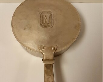 Vintage Hand Forged Everlast Metal Silent Butter Pan with Flip Lid