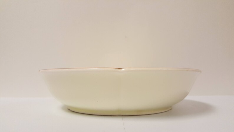 Vintage Japanese Glazed Porcelain Sweet Petal Cream Yellow Pink 9 Serving Bowl