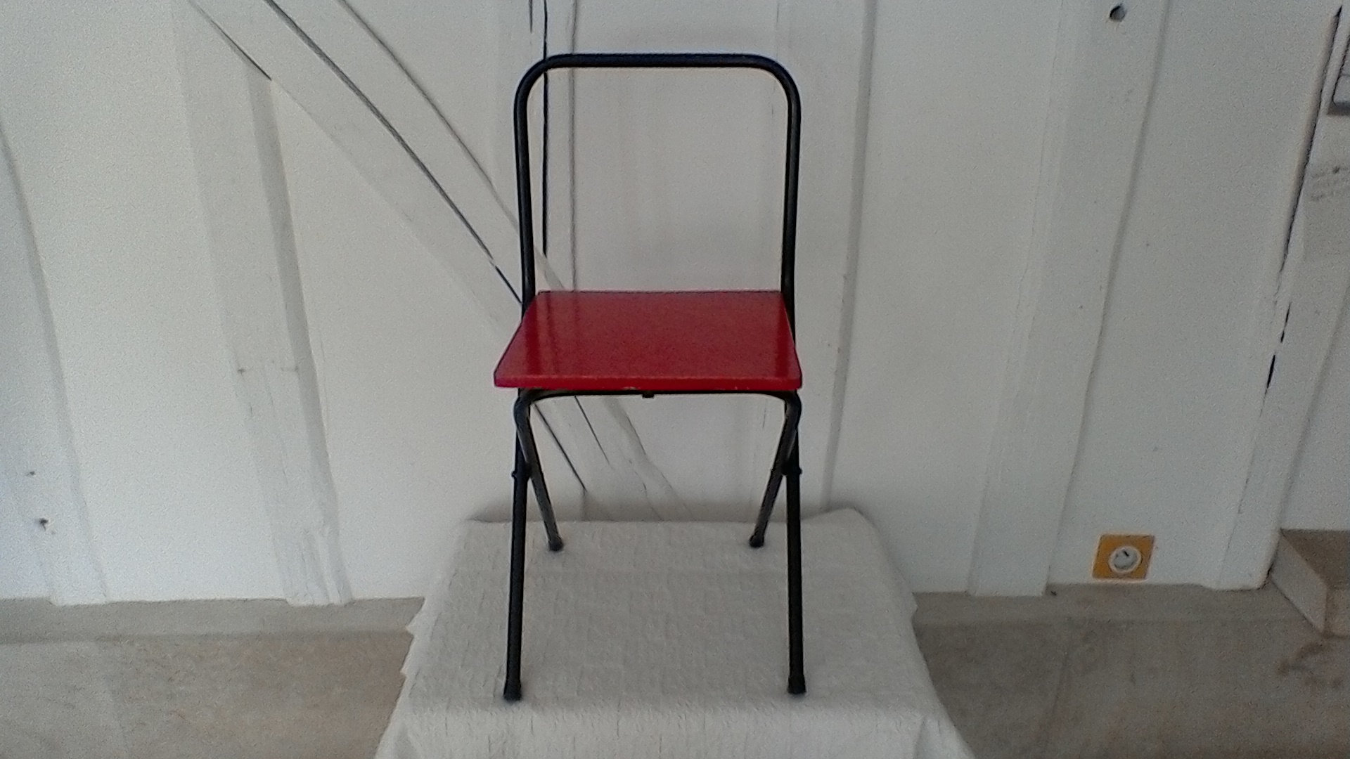 Chaise Pliante Rouge , Vintage .