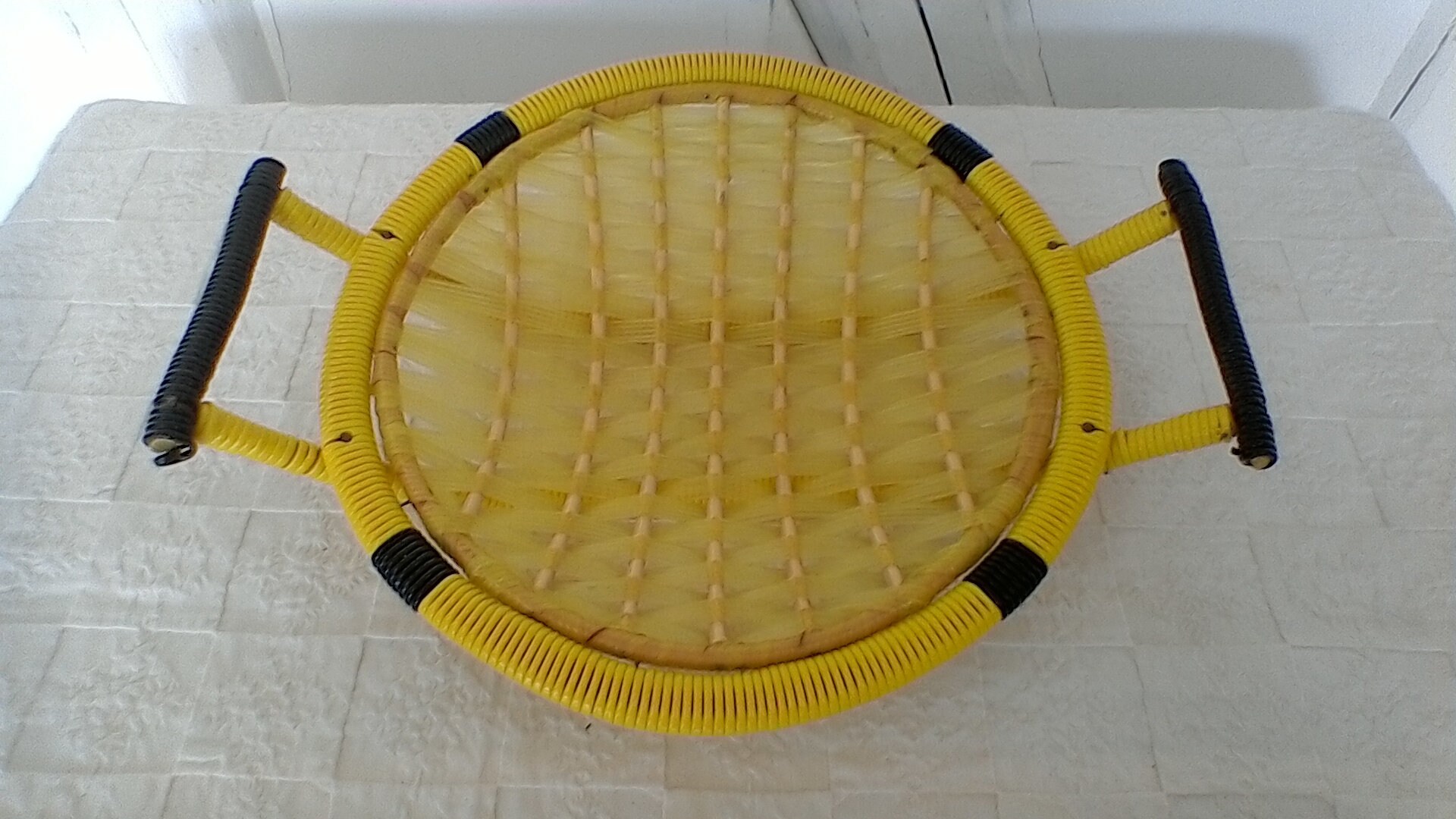 Corbeille à Fruits en Scoubidou , Vintage .