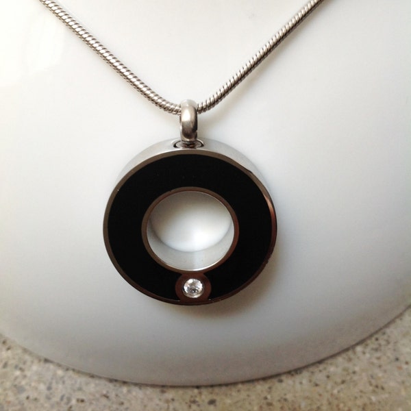 CREMATION JEWELRY - Round Pendant