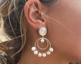 Creole earrings with freshwater pearls, jade, apatite