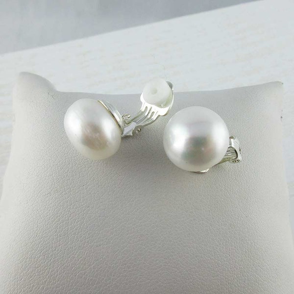 Silver freshwater pearl clip earring